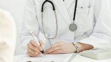 В области будут судить врача, из-за непрофессионализма которого умер пациент
