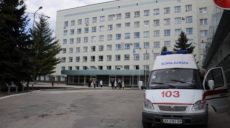 Охранник, раненый во время стрельбы возле харьковской мэрии, пришел в себя