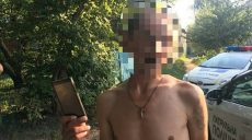 На Московском проспекте мужчина выхватил у девушки телефон и убежал