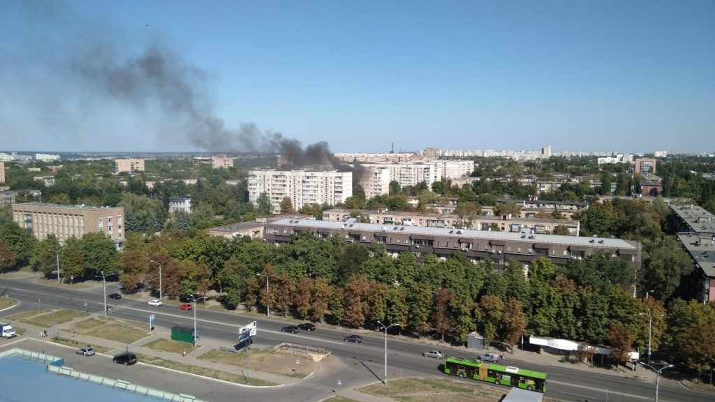 В Харькове на улице Танкопия горит девятиэтажный дом (фото)