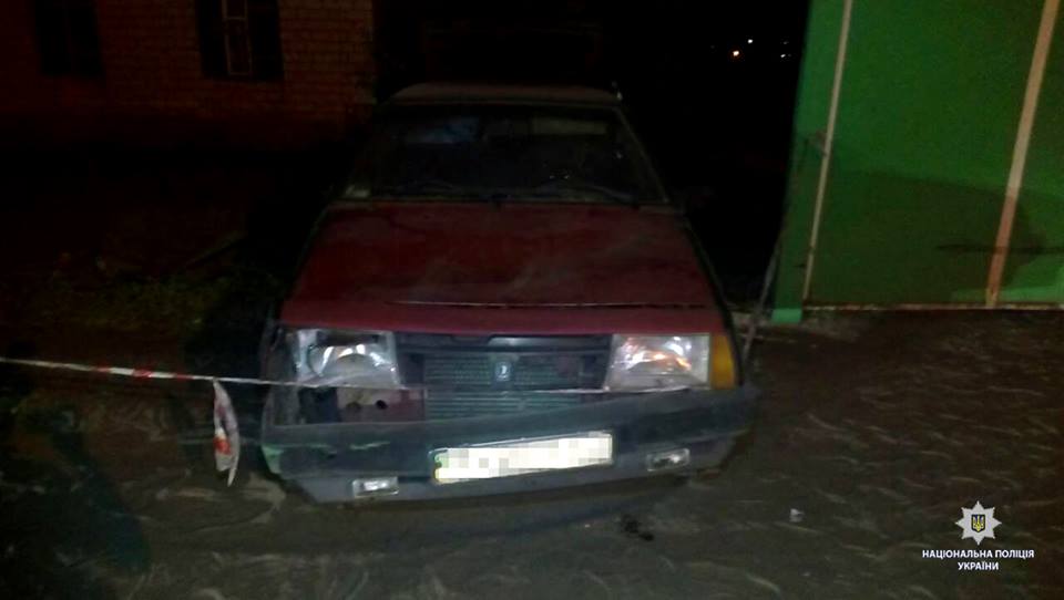 Под Харьковом машина сбила двух женщин на остановке