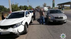 На Сердюка Nissan столкнулся со Skoda (фото)