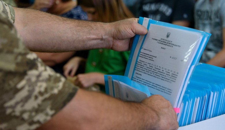 Ко Дню Независимости более 150 ветеранов АТО получили землю под Харьковом