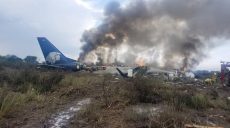 В Мексике почти 50 человек пострадали в результате аварии самолета