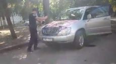 Скандальной харьковской блогерше облили авто неизвестной жидкостью (видео)