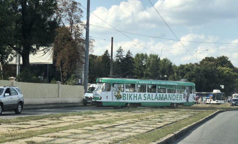 Возле универмага «Харьков» произошел трамвайный дрифт (фото, видео)