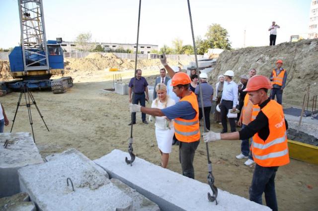В Песочине заложили «первый камень» строительства новой начальной школы и детского сада