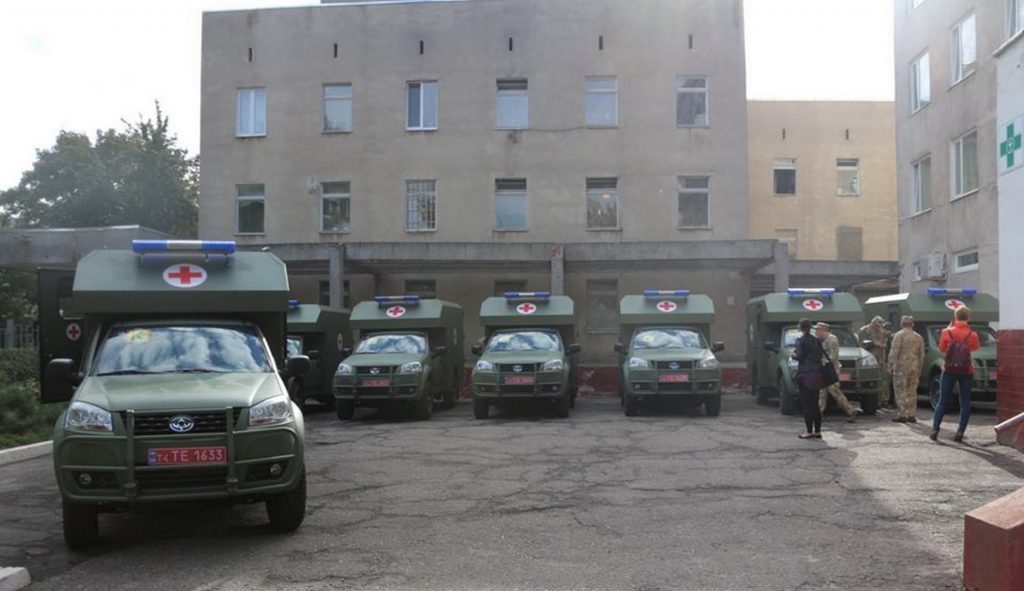 Харьковский военный госпиталь получил семь медицинских автомобилей «Богдан» (фото)