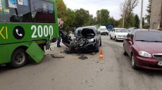 В ДТП в Харькове пострадали шестеро человек (видео)
