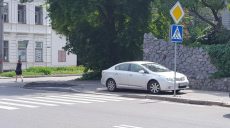 В Украине – новые правила парковки (видео)
