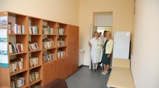 Люботинской городской больнице передали новое оборудование (видео)