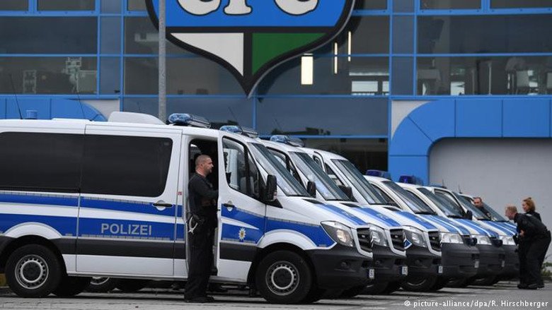 В саксонском городе Хемнице ждут новых акций, полиция готовит водометы