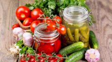 Украинцы не спешат отказываться от заготовки запасов на зиму