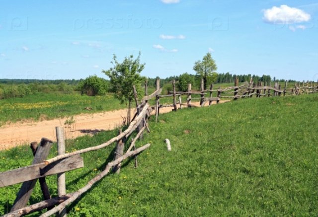 Частникам рекомендовано устанавливать крепкие заборы, а не «очерчивать» границы домовладения