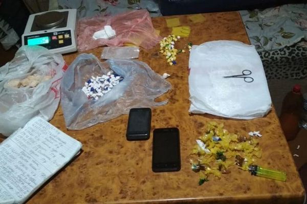 В Харькове суд арестовал подозреваемых в сбыте метадона (фото)