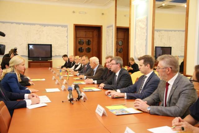Светличная провела встречу с Послом Литовской Республики в Украине
