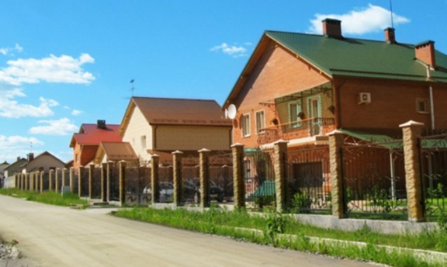 Договор купли-продажи в простой письменной форме действителен без нотариального заверения (решение суда)