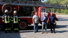 Харьковские спасатели получили в подарок 30-метровую автолестницу
