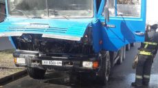 В Харькове во время движения загорелся грузовик (фото)