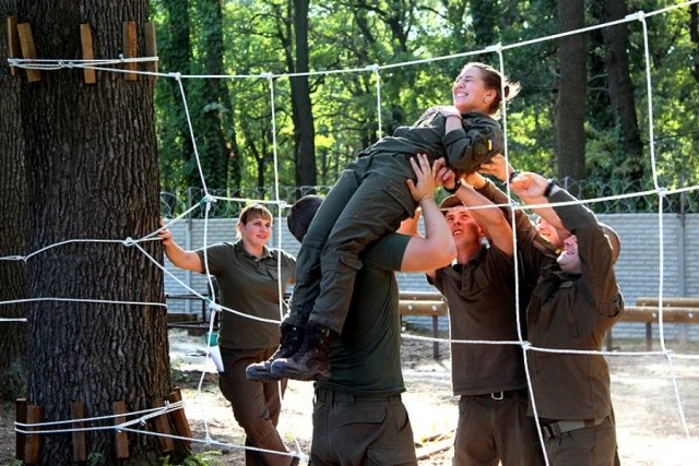 Харьковские нацгвардейцы осваивают тренировочный комплекс Team Building (фото, видео)