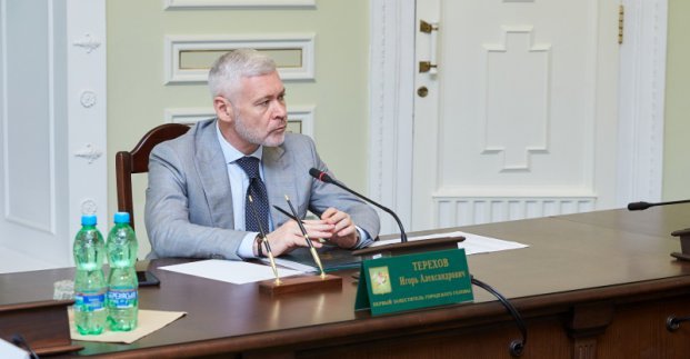 Городские власти объяснили причину возникновения огромной пробки на Московском проспекте