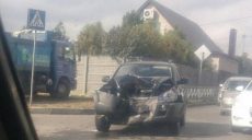 На Жилярди грузовик врезался в Hyundai Tucson (фото)
