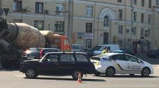 На Московском проспекте Honda врезалась в ВАЗ (фото)