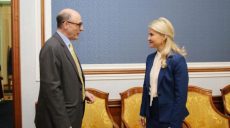 Председатель ХОГА провела встречу с советником Посольства США по экономическим вопросам
