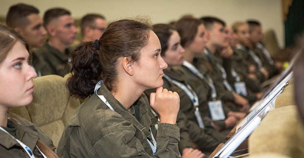 Курсанты-нацгвардейцы изучают вопросы гендерного равенства по стандартам НАТО