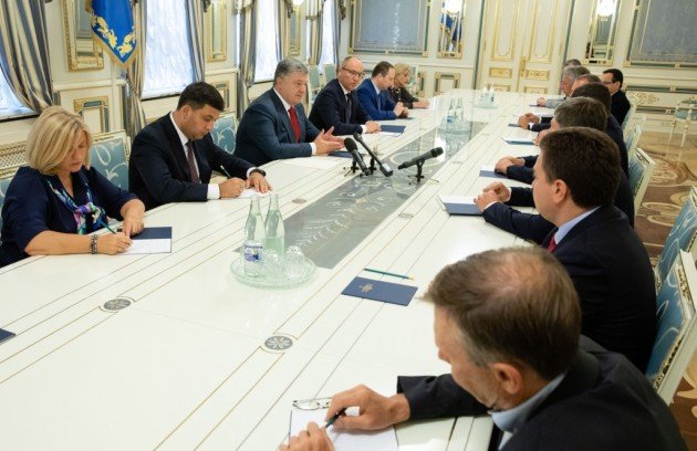 Договор Украины с Россией не расторгается, а прекращает свое действие