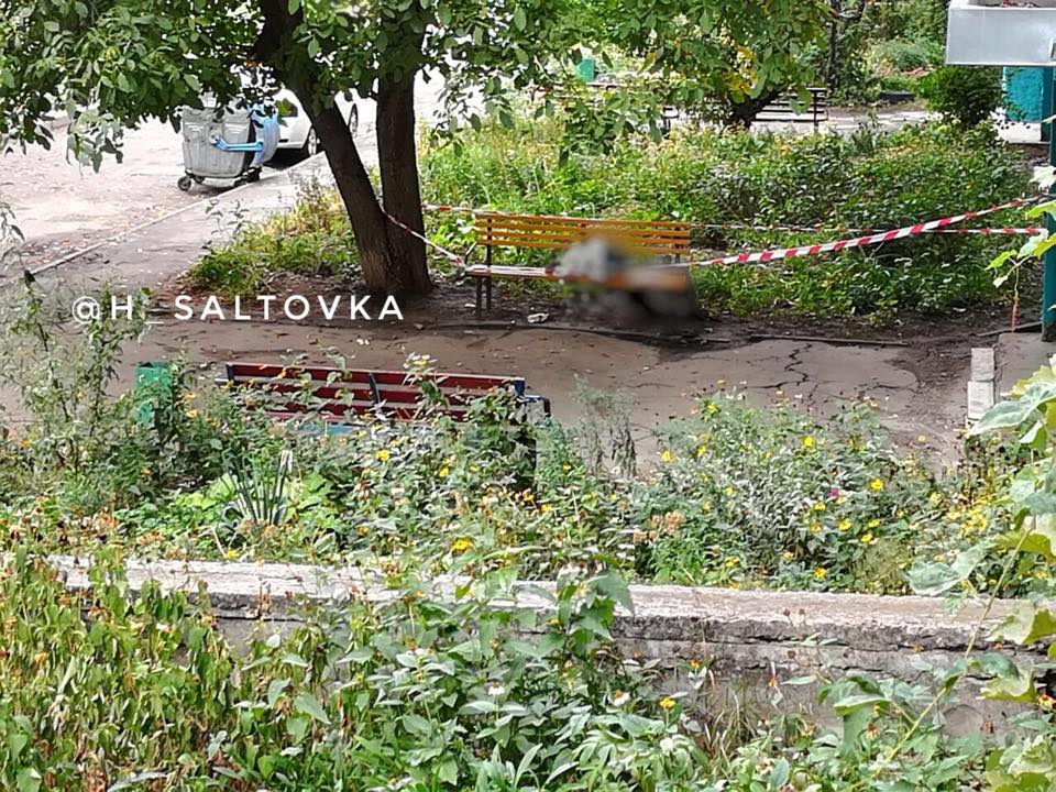 В Харькове во дворе многоэтажки умер мужчина