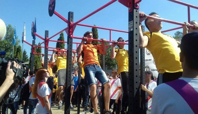 «Спортивная фигура – это модно». Харьковчане присоединились ко Всеукраинскому флешмобу (фото)