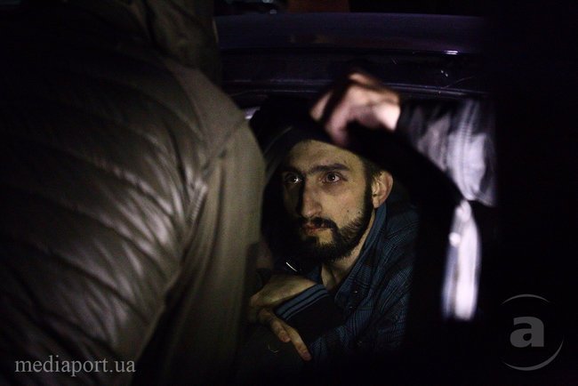 На выходе из СИЗО антимайдановца Топаза встретили активисты (фото, видео)
