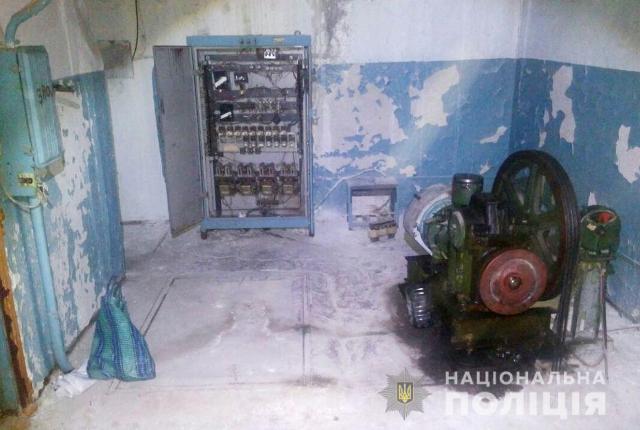 Харьковчанина задержали во время демонтажа лифта в многоэтажке (фото)