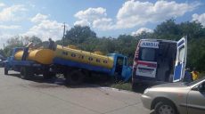 В Харьковской области столкнулись молоковозы