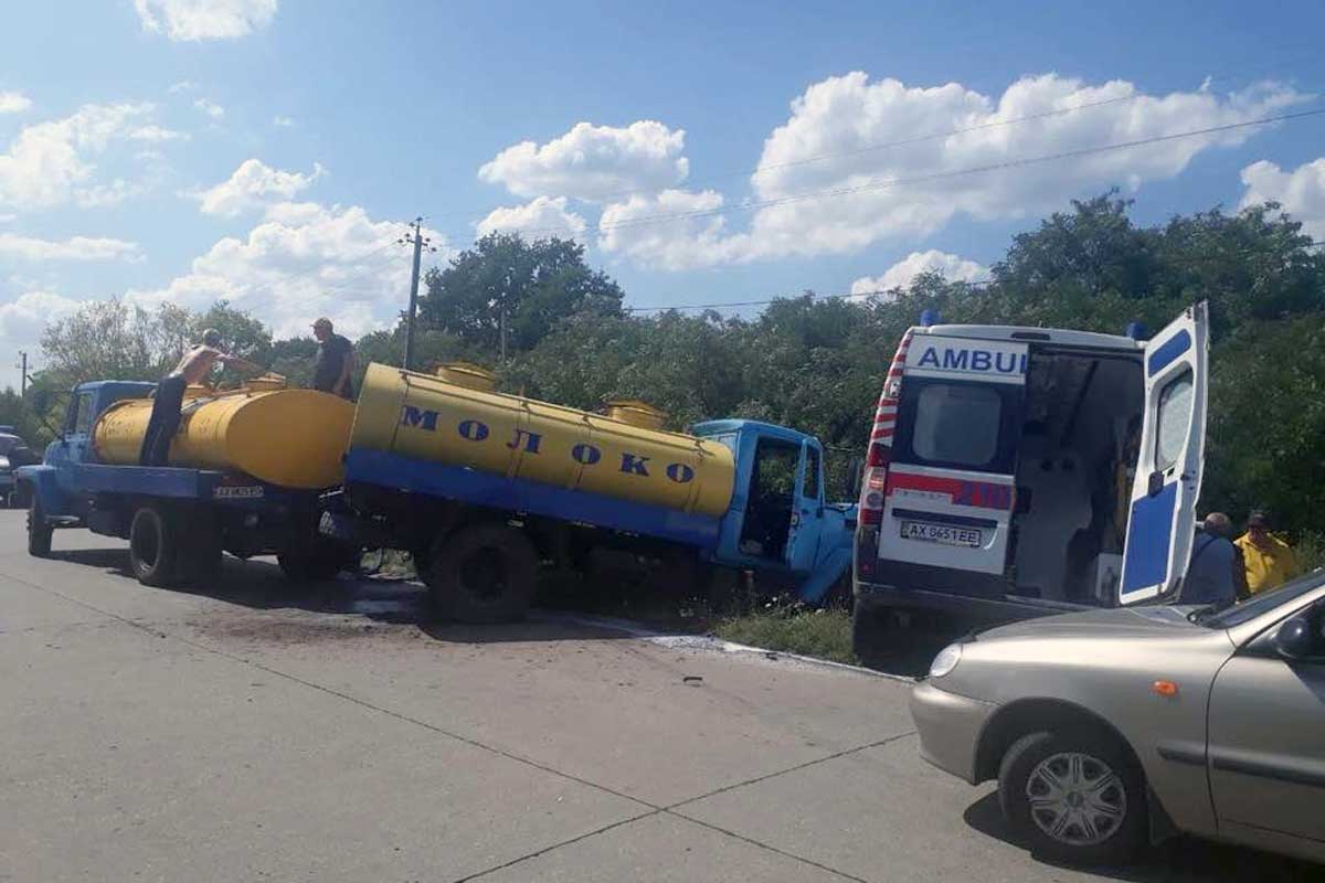 В Харьковской области столкнулись молоковозы  