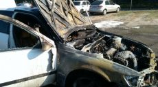 В Харькове сгорела Toyota Camry (фото)