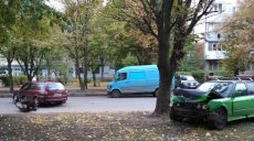 ДТП на Новых домах: столкнулись две иномарки (фото)
