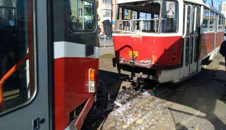 Столкновение двух трамваев в Харькове: есть пострадавшие (обновлено)
