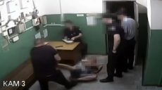 Группа полицейских жестоко избивала харьковчан и вымогала деньги с приезжих (видео)