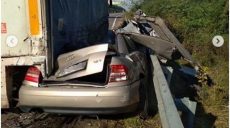 На трассе Киев-Харьков-Довжанский «Audi» от удара превратилась в металлолом (фото)