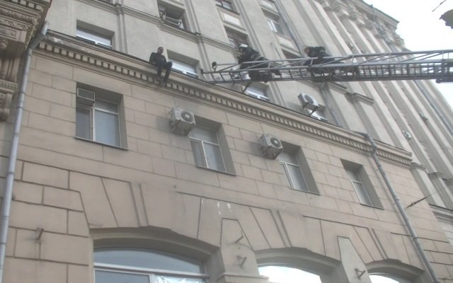 Харьковские спасатели стали свидетелями необычного происшествия в центре города (фото)