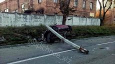 На Большой Панасовской Citroen сбил столб