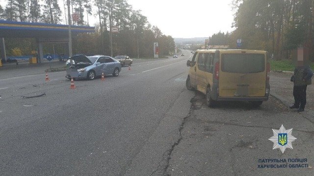 На Залютинской KIA Cerato столкнулся с Opel Vivaro (фото)