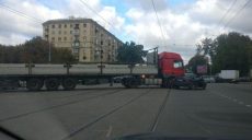 На Велозаводском мосту фура столкнулась с Opel Vectra (фото)