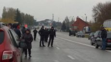 В Харькове мужчина угрожает себя взорвать на «Гоптовке» (фоторепортаж)