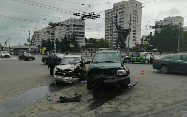 В ДТП на 23 Августа пострадал водитель (фото)