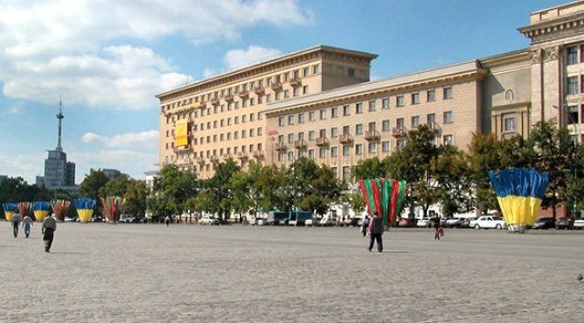 Движение транспорта по площади Свободы закрыто до 17 октября