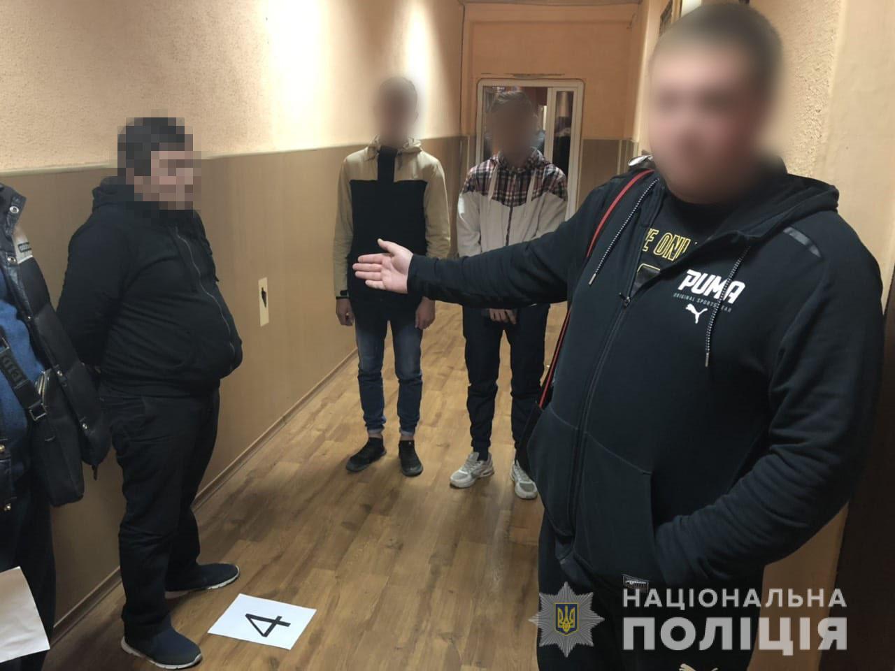 В Харькове иностранец украл из машины сумку с деньгами (фото)