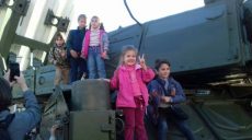 На площади Свободы прошла репетиция военного парада (фоторепортаж)
